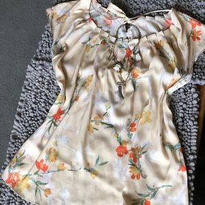 Cap sleeve maternity shirt